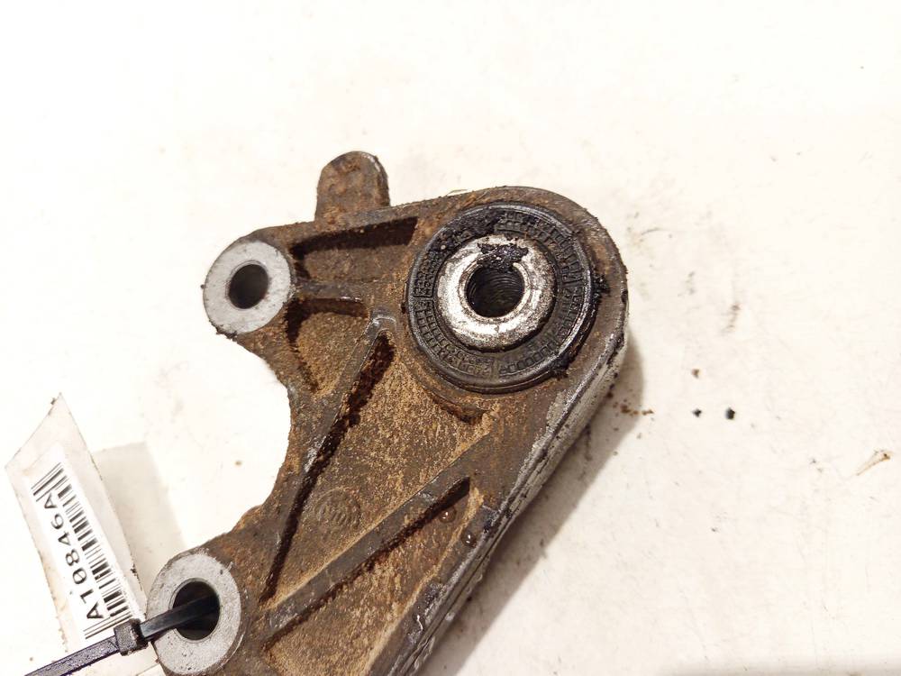 Volvo S40 2007 Engine Mount Bracket and Gearbox Mount Bracket - Thumbnail 3