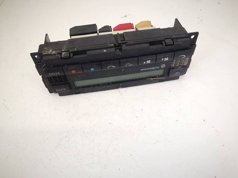 Volkswagen Bora 1999 Panel sterowania klimatyzacją (przełączniki ogrzewania)