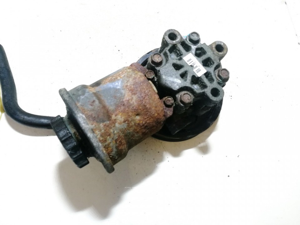 Toyota Corolla Verso 2006 Pump assembly - Power steering pump