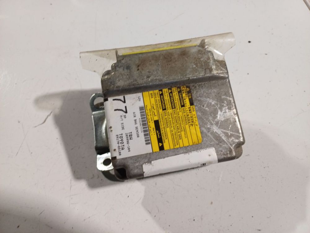 209996104 Toyota Yaris 2005 Airbag crash sensors module