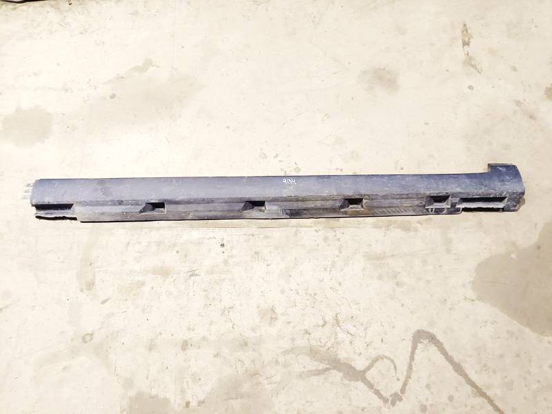 Volkswagen Passat 2006 Vasen muovinen kynnyslista