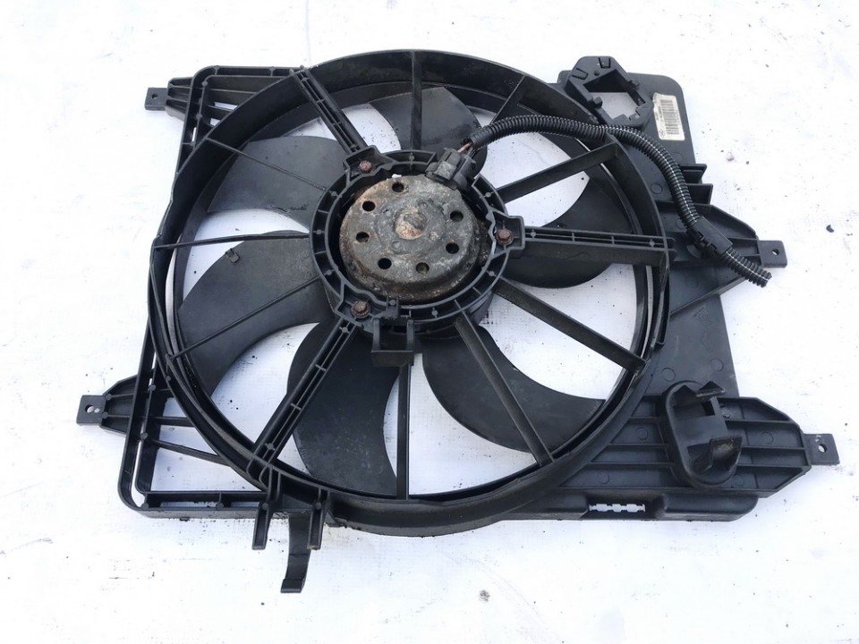 8200685718 Renault Clio 2004 Dyfuzor (wentylator chłodnicy)