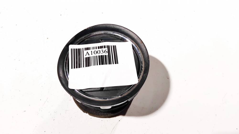 6M21U018B09ADW Ford Mondeo 2008 Rejilla Aireadora -
Moldura protectora de la rejilla de ventilación lateral del panel