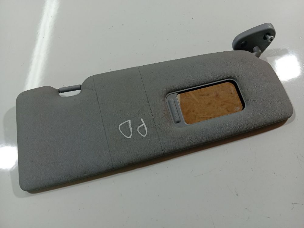 71205609 BMW 1-Series 2005 Козырьки солнцезащитные