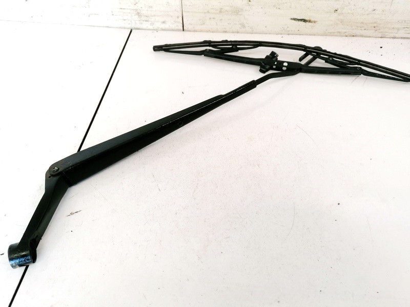 8521102110B Toyota Corolla 2003 Priekinio valytuvo svirtele (priekiniai valytuvas)