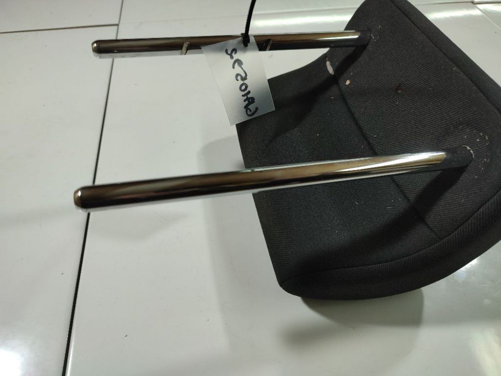 Skoda Octavia 2009 Seat headrest - Thumbnail 4