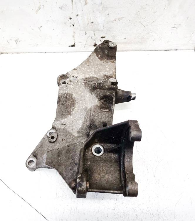 8200115762 Mitsubishi Carisma 2003 Engine Mount Bracket and Gearbox Mount Bracket
