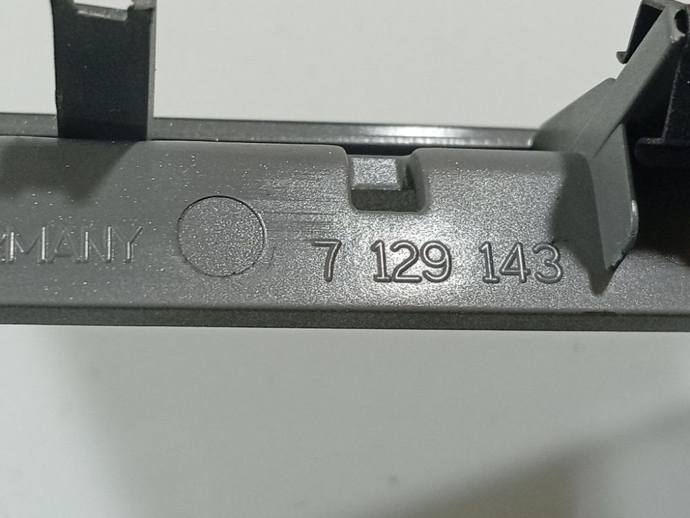 7129143 BMW 1-Series 2005 Sisätilan koristelu (muovit) - Thumbnail 4