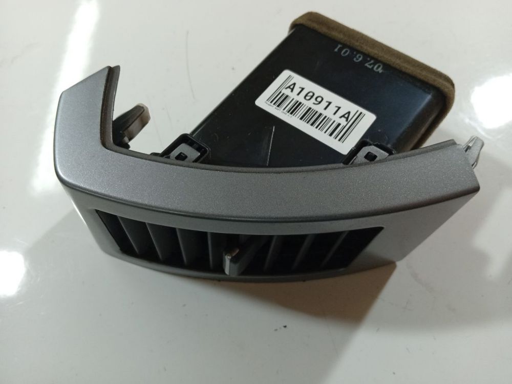 GN71114000 Peugeot 4007 2008 Dash Vent (Air Vent Grille)