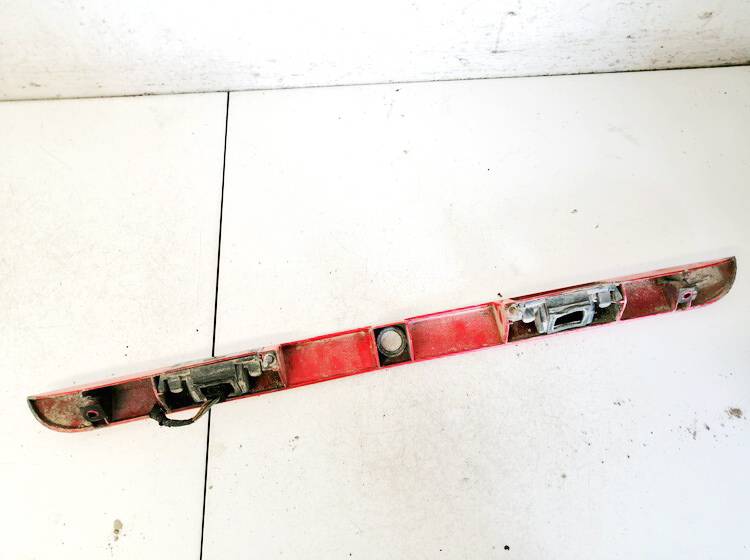 8D9827574 Audi A4 1996 Zewnętrzne wykończenie tylnej klapy (oświetlenie tablicy rejestracyjnej) - TYLNE