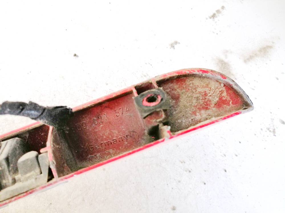 8D9827574 Audi A4 1996 Zewnętrzne wykończenie tylnej klapy (oświetlenie tablicy rejestracyjnej) - TYLNE - Thumbnail 3