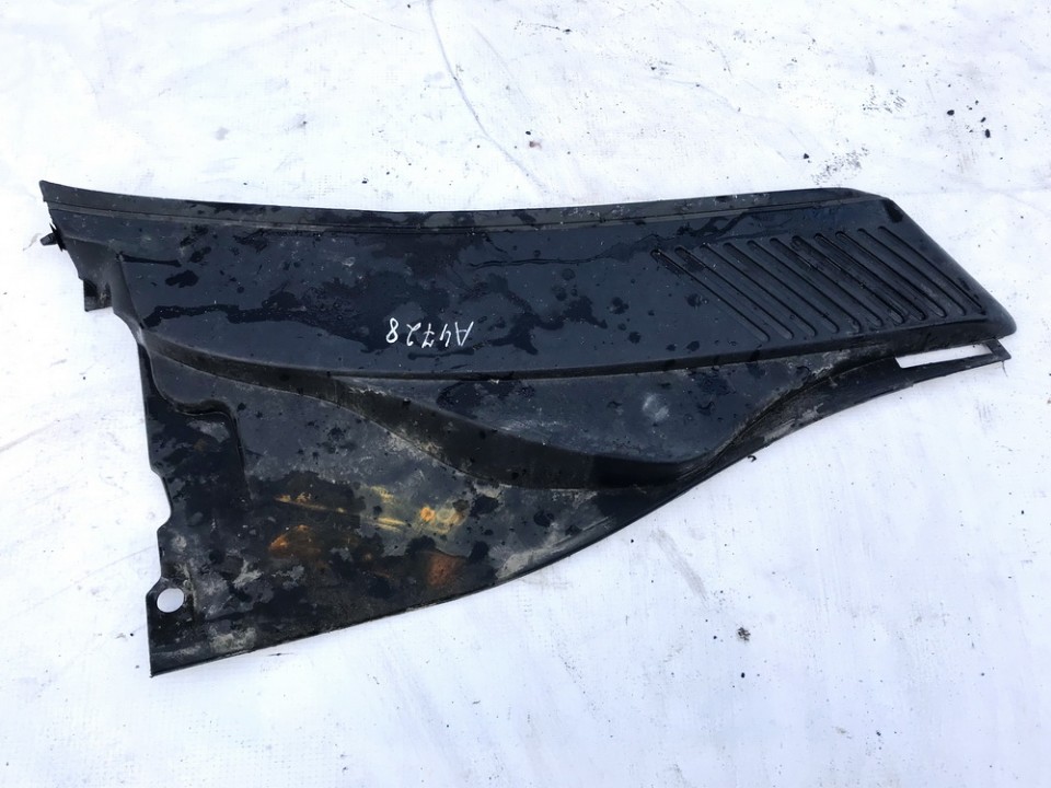 7700410609 Renault Clio 2004 Listwa osłonowa wycieraczki - PRZEDNIE