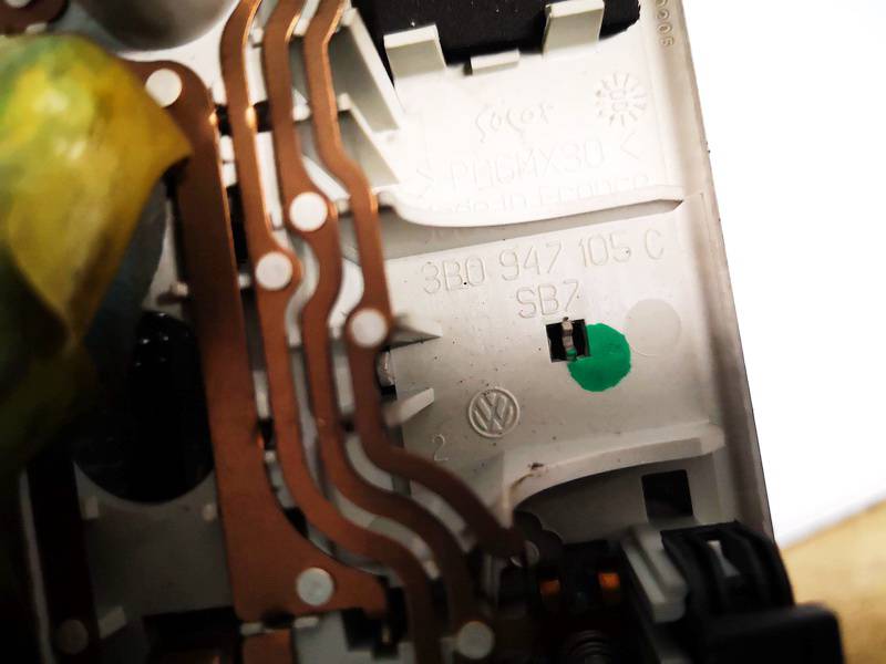 3B0947105C Volkswagen Golf 2001 Interior Light - FRONT - Thumbnail 3