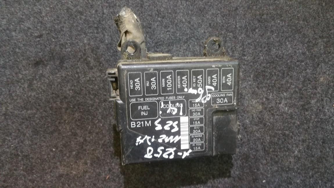 72543033 Mazda 323 1996 Fuse box