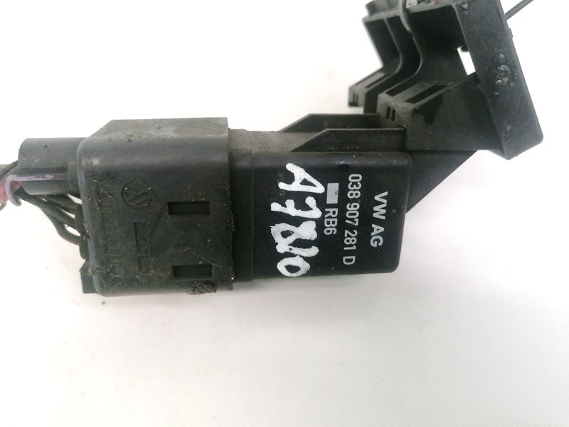 038907281D USED Glow plug relay Skoda Octavia 2006 1.9L EIS01582293