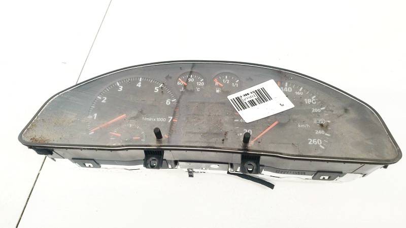 AU0007001 Audi A4 1997 Nopeusmittari – mittaristo
