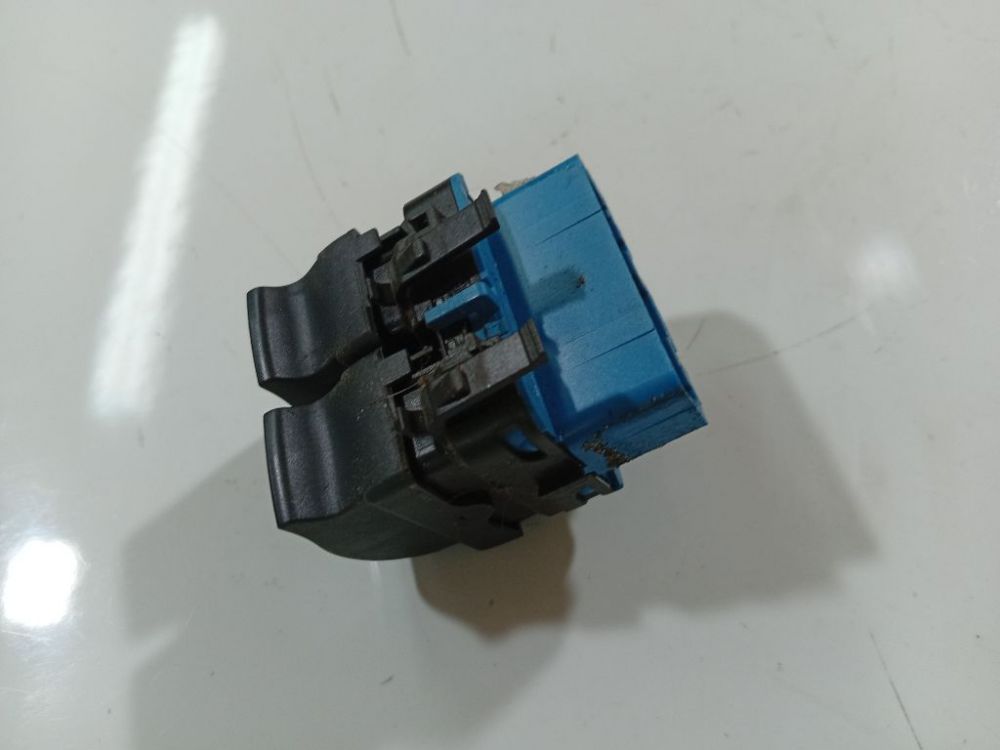 Renault Megane 2004 Stiklo valdymo mygtukas (lango pakeliko mygtukai) - Thumbnail 2