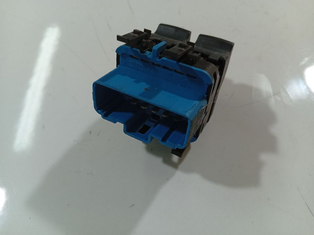 Renault Megane 2004 Stiklo valdymo mygtukas (lango pakeliko mygtukai) - Thumbnail 3