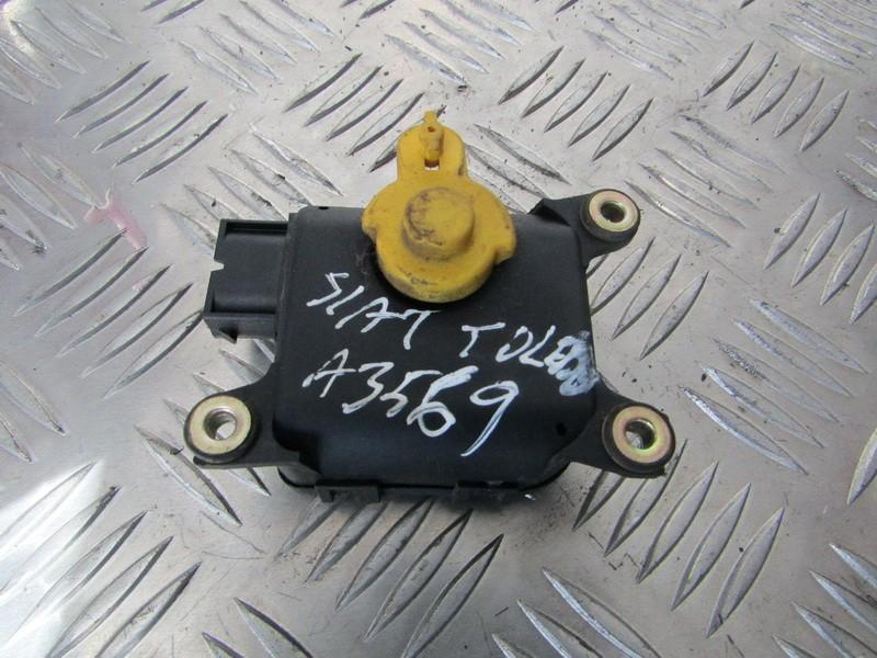 8D2820511C Seat Toledo 2001 Silnik klapki nagrzewnicy
