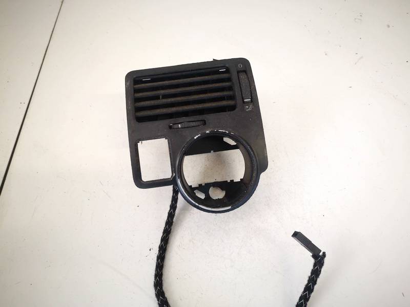 1J1819703D Volkswagen Bora 1999 Wloty powietrza do kabiny