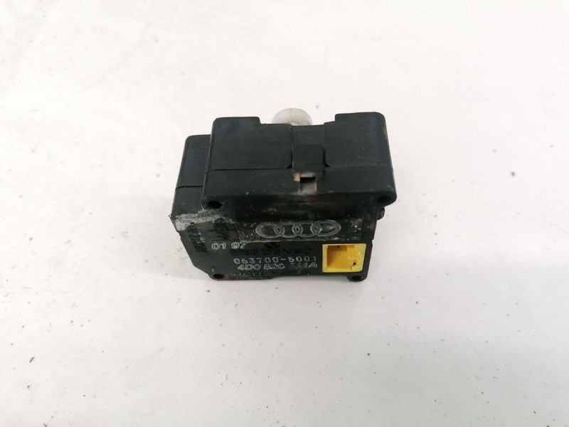 4D0820511A Audi A8 1997 Heater Vent Flap Control Actuator Motor