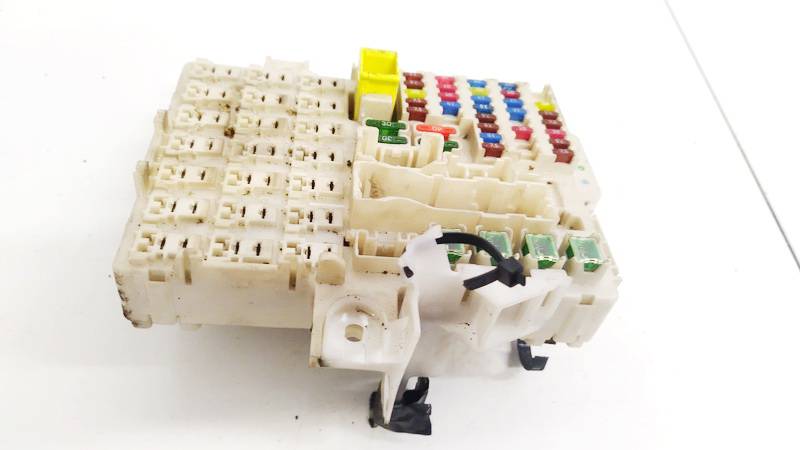 MN108320 Mitsubishi Colt 2004 Saugikliu deze