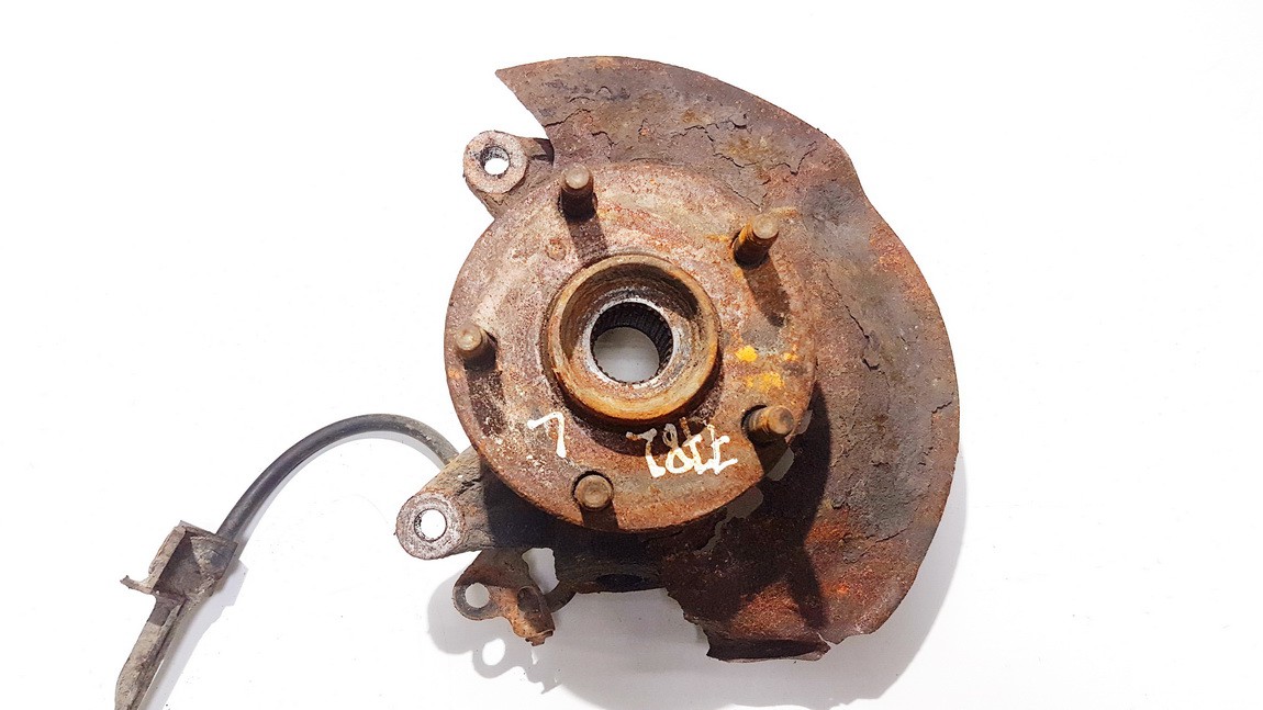 Toyota Avensis Verso 2003 Steering knuckle - FRONT LEFT