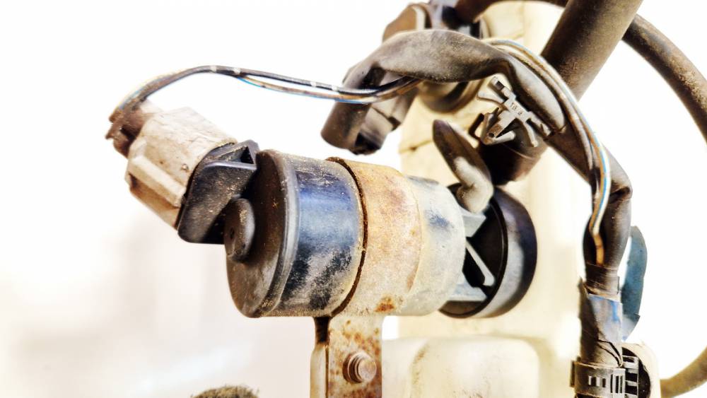 Mazda 5 2007 Pompe à Eau Essuie-Glace - Thumbnail 2