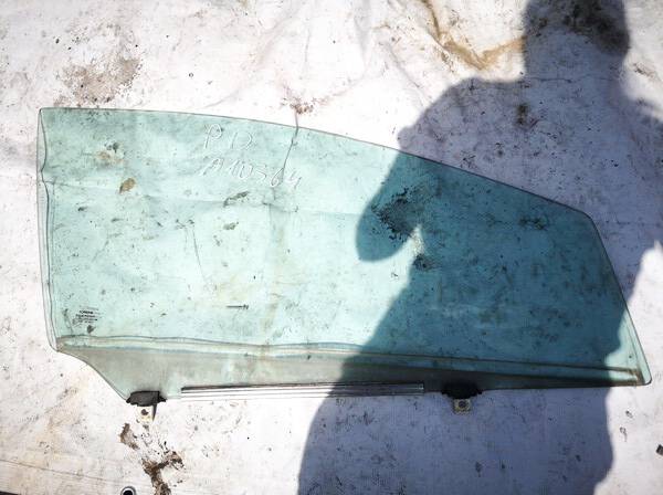 Toyota Avensis 2011 Duru stiklas P.D.