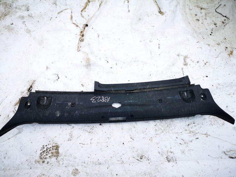 51478223560 BMW 7-Series 2012 Wykończenie wnętrza bagażnika w pobliżu zamka