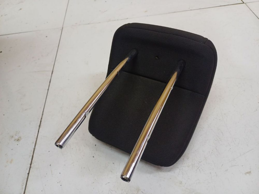 Ford Fiesta 2011 Seat headrest