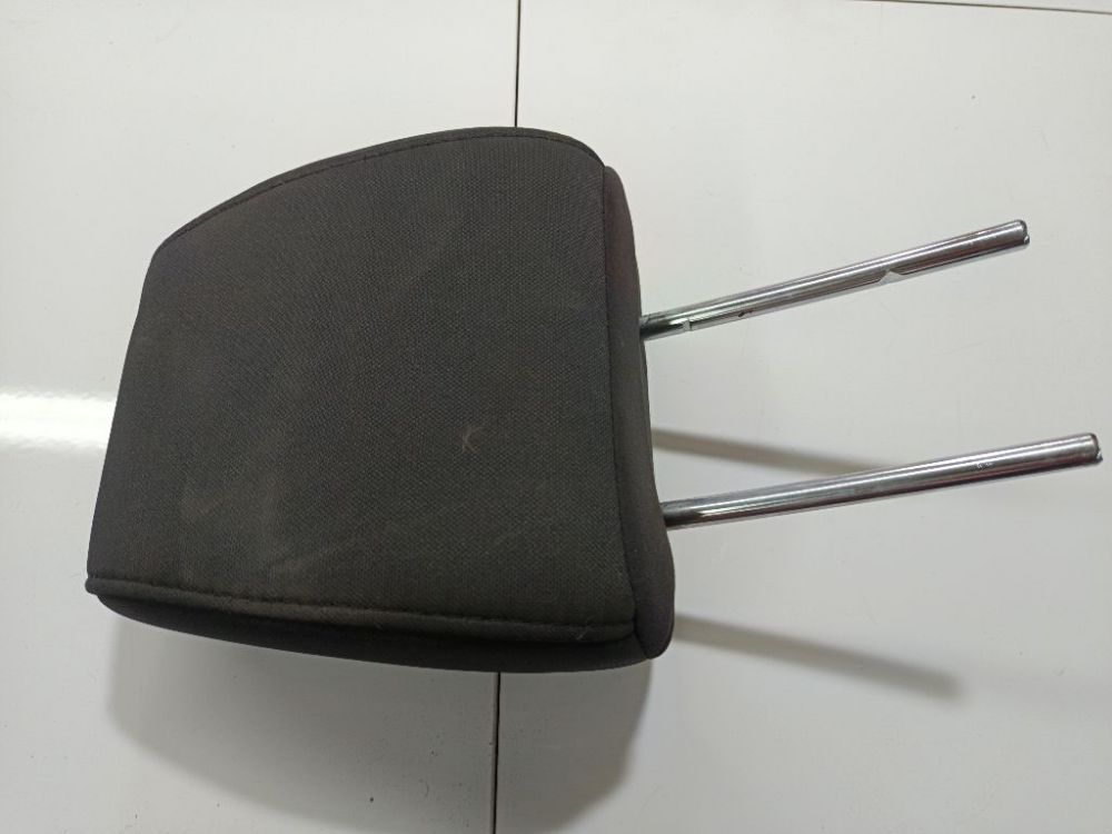 Ford Fiesta 2011 Seat headrest