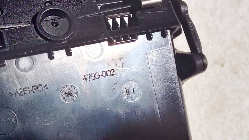 4793002 Ford C-MAX 2007 Dash Vent (Air Vent Grille) - Thumbnail 3