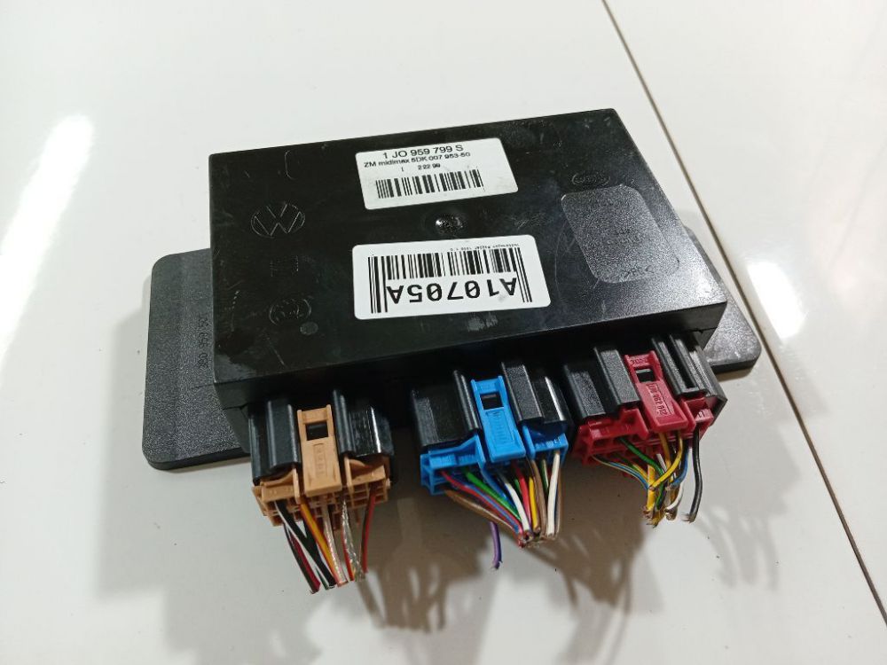 1J0959799S Volkswagen Passat 1999 General Module Comfort Relay (Unit)
