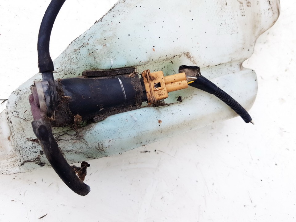 93BB17K624BA Ford Transit Connect 2008 Windshield Windscreen Washer Pump