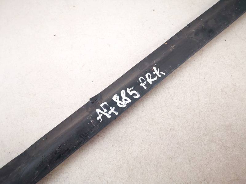 Skoda Octavia 2002 Уплотнитель пояса кузова - передний левый - Thumbnail 3