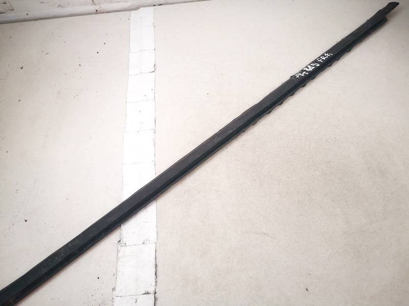 Skoda Octavia 2002 Уплотнитель пояса кузова - передний левый - Thumbnail 2