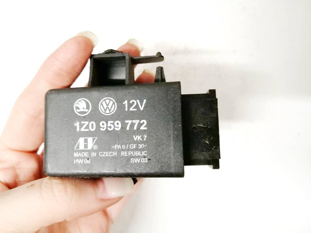 1Z0959772 Volkswagen Passat 2005 Other computers - Thumbnail 3