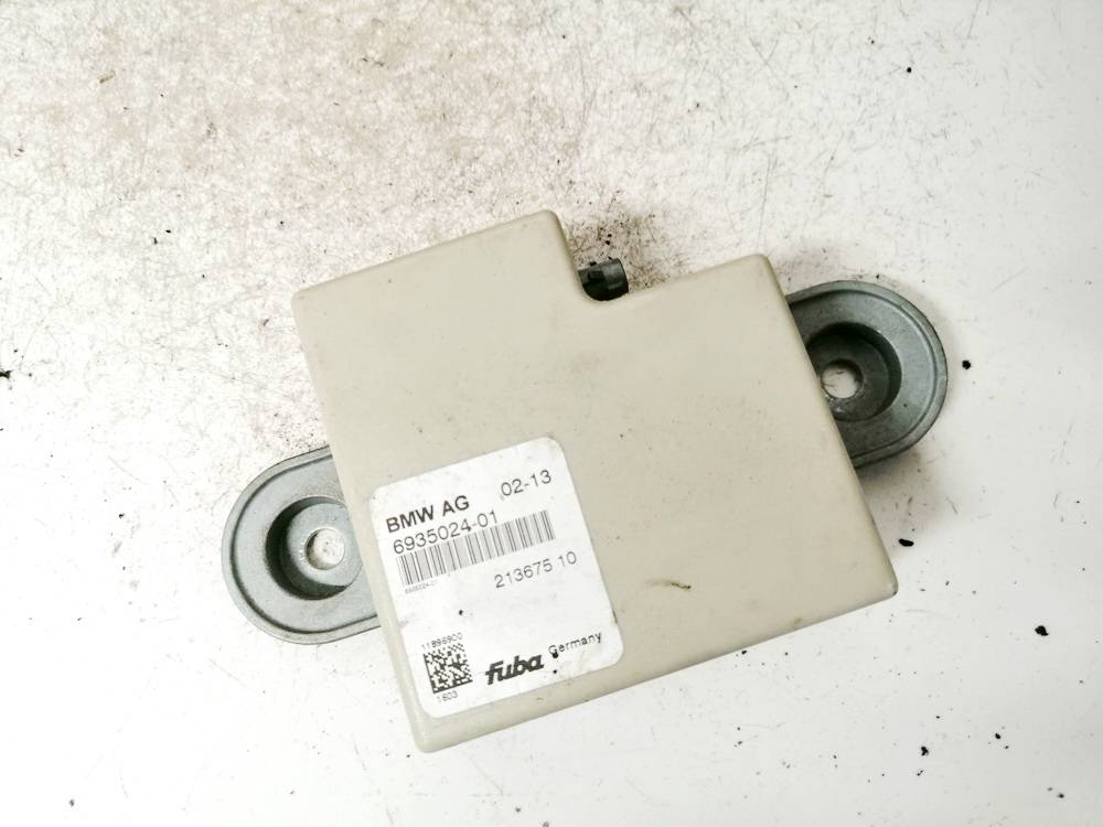 693502401 BMW 5-Series 2006 Antenna Module Unit