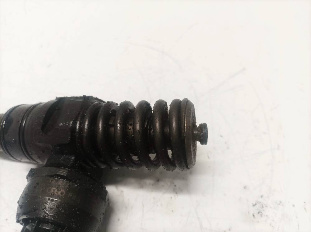 038130073AJ Volkswagen Passat 2004 Fuel Injector - Thumbnail 2