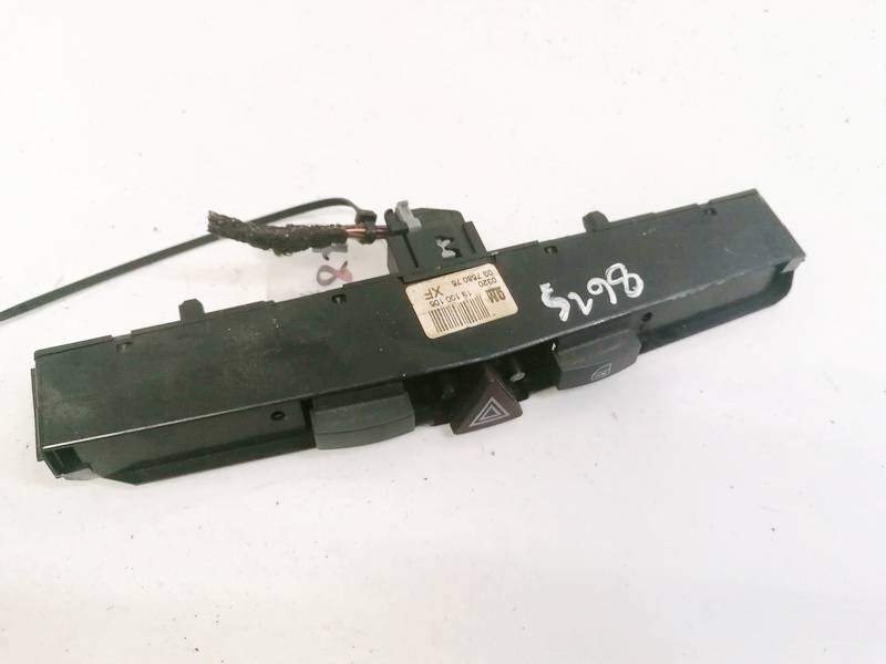 13100105 Opel Astra 2006 Hazard switch