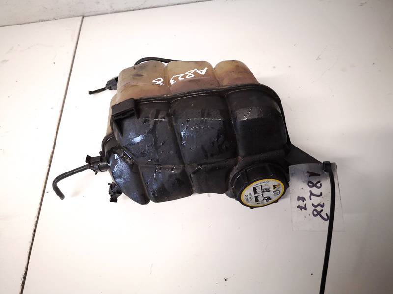 6G918K218 Volvo V70 2008 Expansion Tank coolant (RADIATOR EXPANSION TANK BOTTLE )