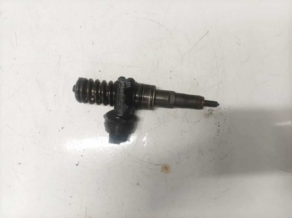 038130073AJ Volkswagen Passat 2004 Fuel Injector