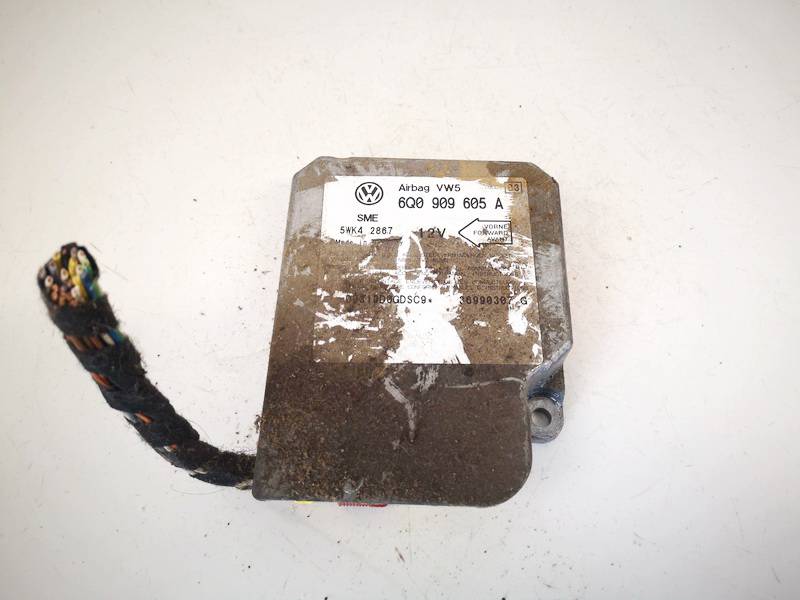 6Q0909605A Volkswagen Bora 1999 Airbag crash sensors module