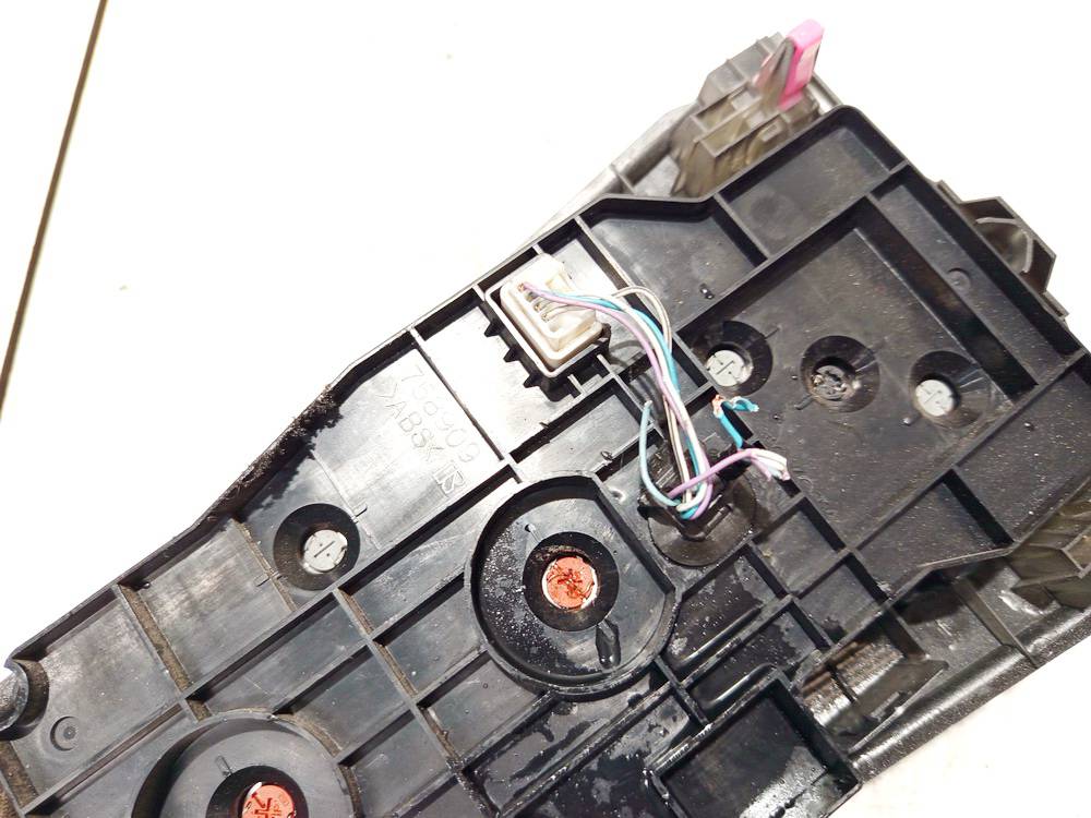 758909 Toyota Yaris 2007 Блок управления климатической установкой - Thumbnail 3