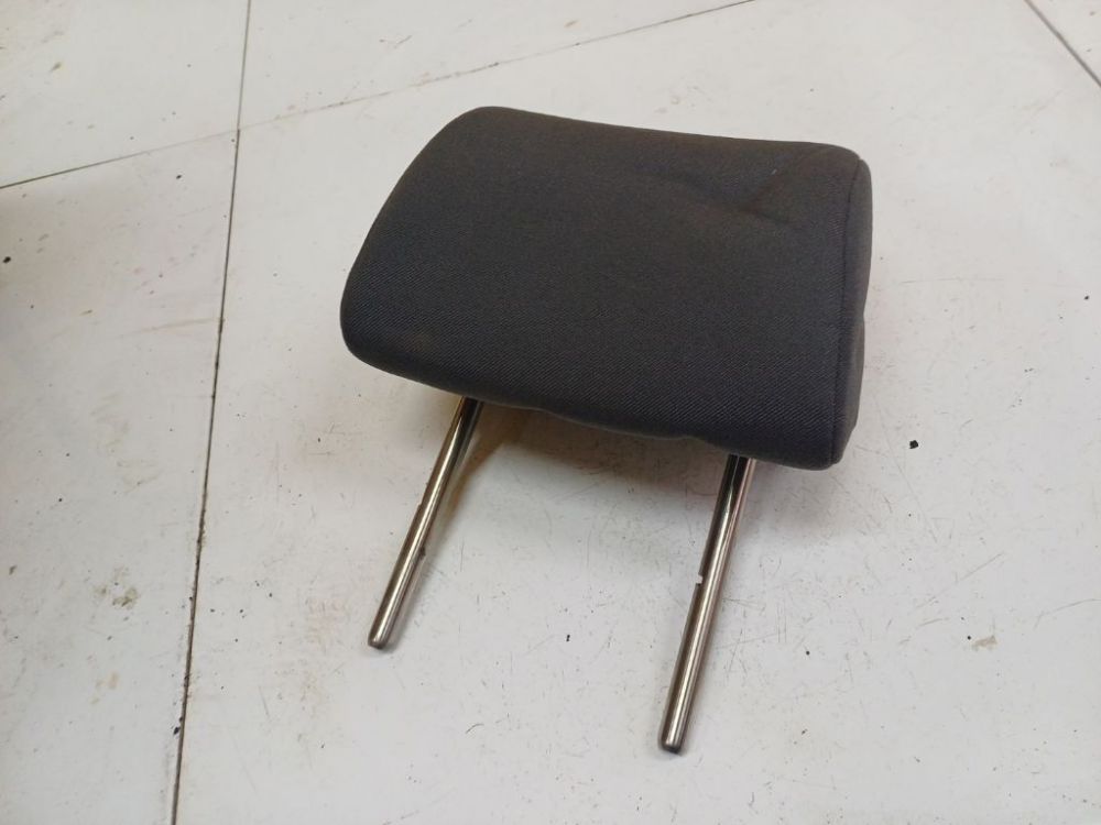 Volkswagen Golf 2005 Seat headrest