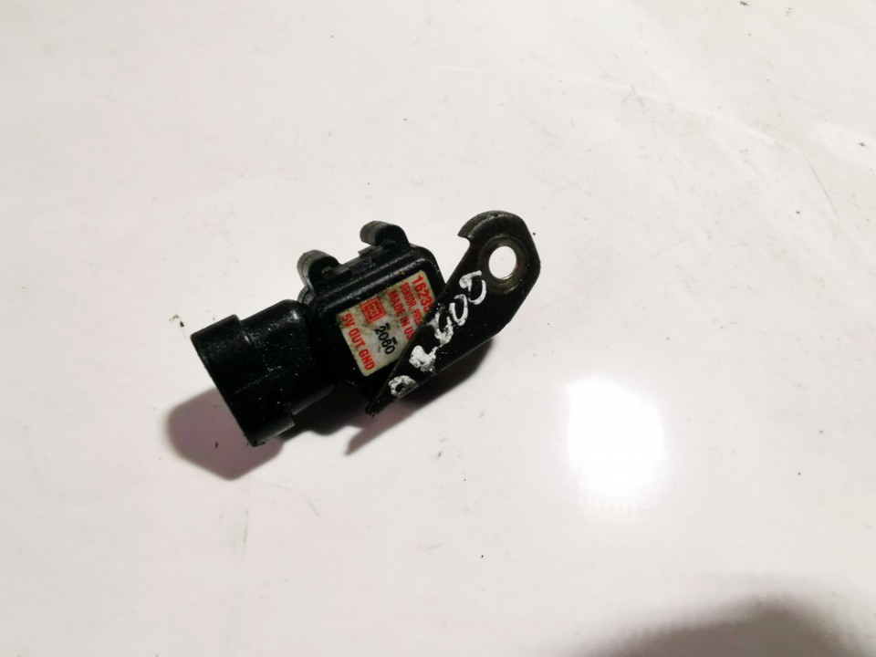 16235939 Opel Astra 2000 Oro slegio daviklis - MAP