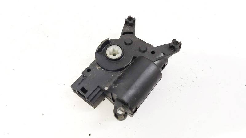 52406337 Toyota Yaris 1999 Peciuko sklendes varikliukas - Thumbnail 3