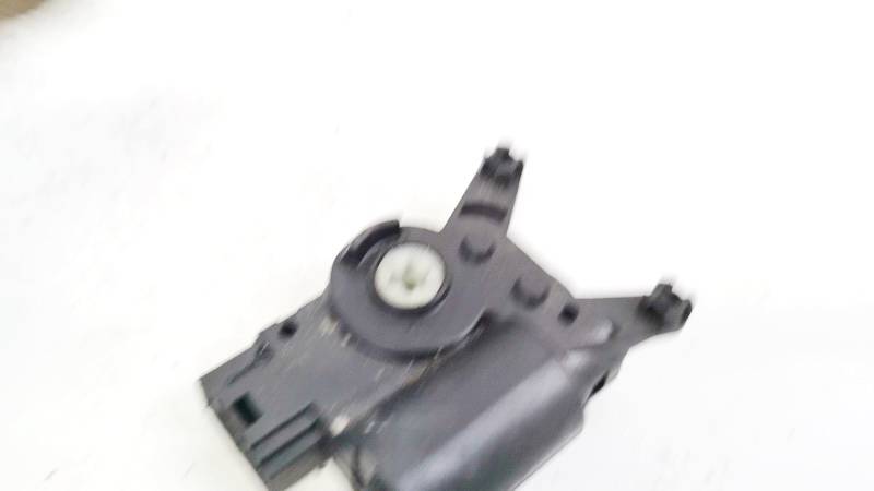 52406337 Toyota Yaris 1999 Peciuko sklendes varikliukas - Thumbnail 2