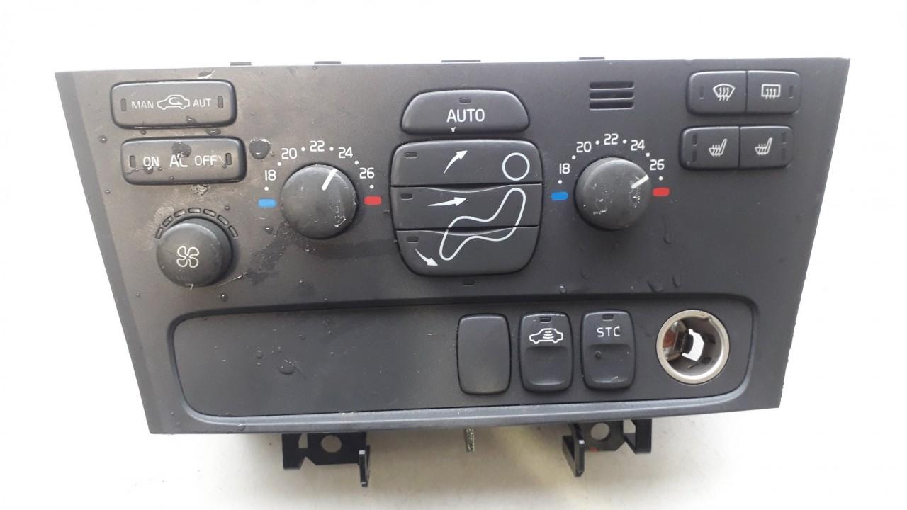8682930 02W33E Climate Control Panel (heater control switches) Volvo